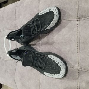 NEW Men's Pony Knit Sneaker Size 11.5